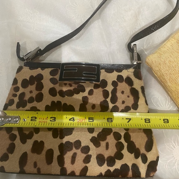 Fendy handbag - Picture 8 of 14